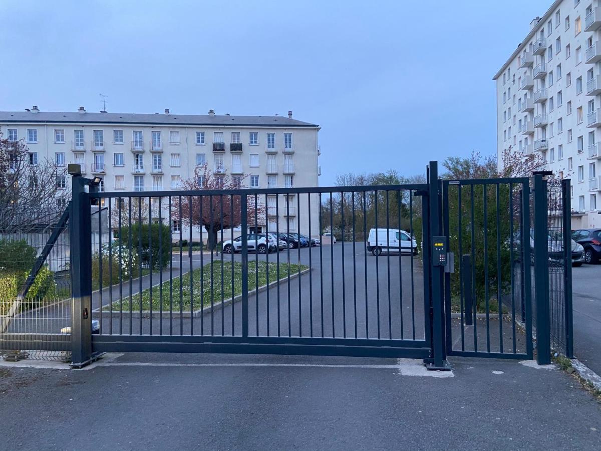 Bel F3 Quartier Pignoux 1 Km Centre Ville Bourges Exteriör bild